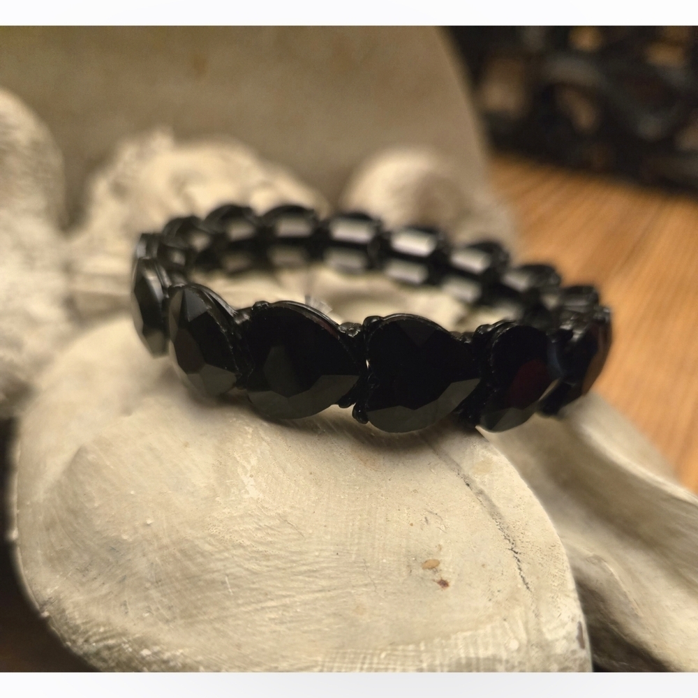 Elegant Black Beaded Bracelet